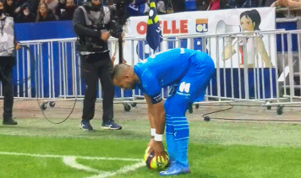 早报：巴黎群星闪耀FIFA颁奖礼（晨报：巴黎群星辉映FIFA年度颁奖典礼）