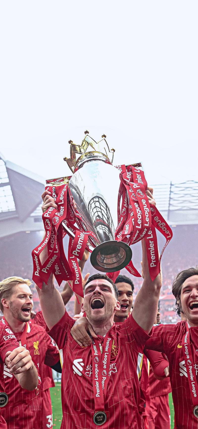 莫雷诺：若能重返西班牙队当然很好；黄潜现在西甲第二还不错（莫雷诺：若能回归西班牙队当然是好事；黄潜暂居西甲第二，表现不错）