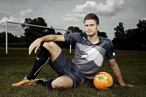 欧冠积分榜分析：各队晋级形势紧张,（欧冠形势速览：出线竞争白热化）