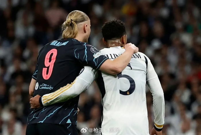 杨明洋妻子赴韩国观战亚冠：成都亚冠首个客场积分，值得骄傲（杨明洋妻赴韩现场助威，成都队拿下亚冠首个客场积分，令人自豪）