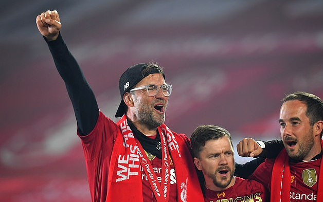 东体：邵佳一在推进国足新老交替过程中需要打造“嫡系部队”（东体：推进国足新老更替，邵佳一需组建自己的核心班底）