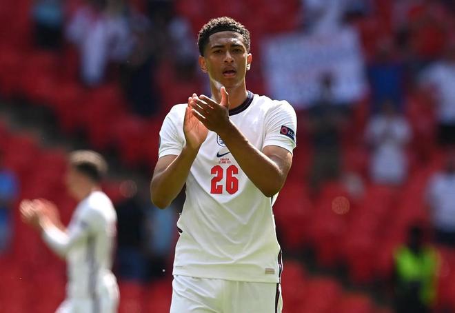 TA：阿隆索知道皇马出了什么问题，但他无力改变现状（TA：阿隆索清楚皇马症结所在，却难以扭转眼前局面）