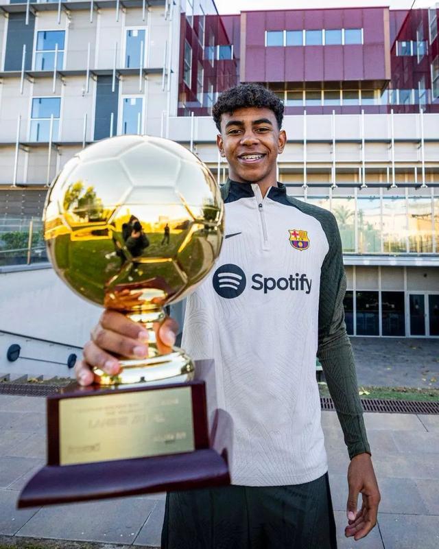 梅西四场季后赛贡献4球+5助攻，率迈阿密国际拿下东部冠军（梅西季后赛4战4球5助，助迈阿密国际加冕东部冠军）