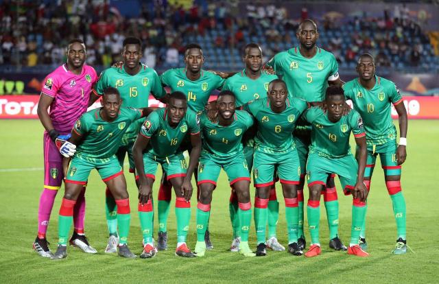 广东男篮防守稳固力克上海（广东男篮凭稳固防守击败上海队）