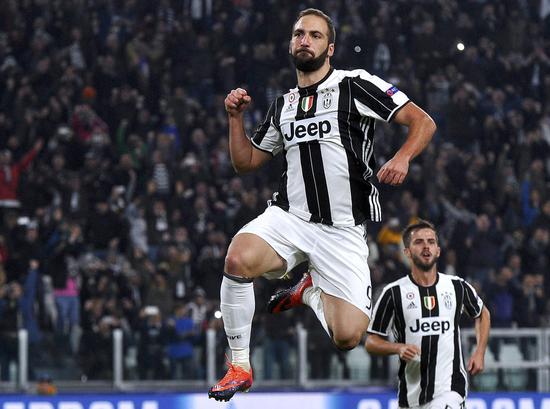 TA：利物浦签不下伊萨克也不会盲目买人；斯洛特想补充中后卫（TA：即便无缘伊萨克，利物浦也不盲目引援；斯洛特盼补强中后卫）