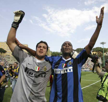 5万名民众齐聚现场，庆祝挪威队自98年以来首次晋级世界杯（5万球迷涌入现场，欢庆挪威队自1998年以来首度闯入世界杯决赛圈）