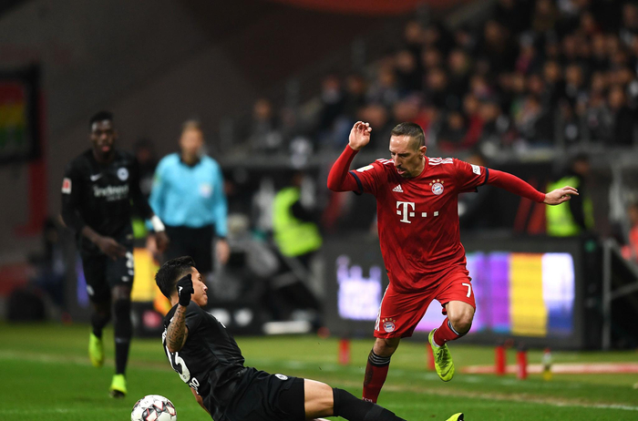 剑南春｜尤文2-1逆转卡利亚里，伊尔迪兹双响，弗拉霍维奇伤退（剑南春｜尤文2-1反超卡利亚里：伊尔迪兹梅开二度，弗拉霍维奇因伤离场）