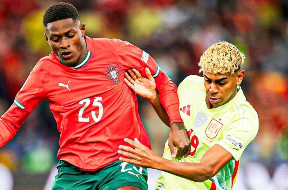 15岁道曼禁区内天秀回旋破门，青年欧冠阿森纳4-2逆转拜仁（阿森纳青年队4-2逆转拜仁，15岁道曼禁区回旋劲射建功）