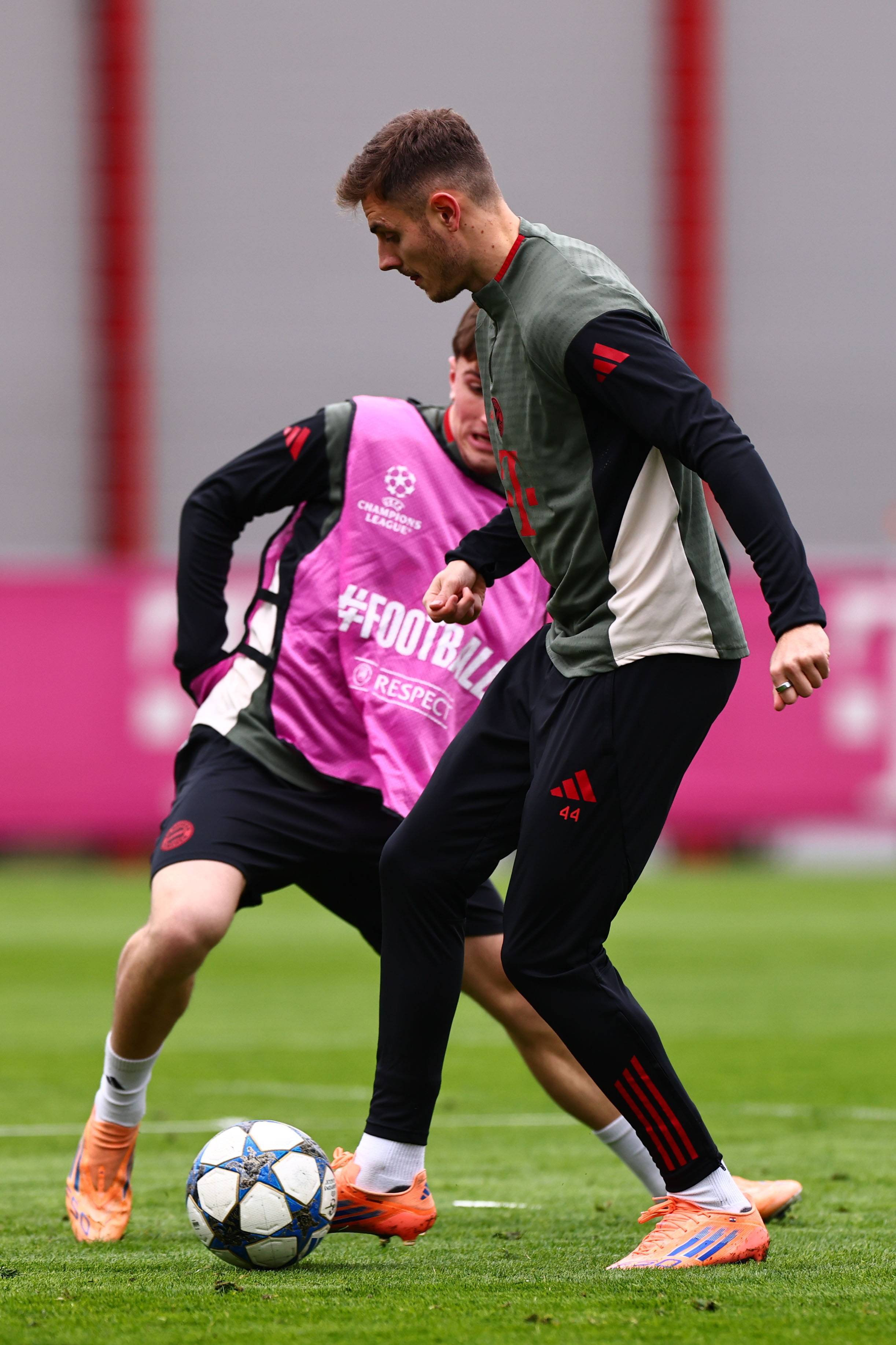 全市场：拉齐奥接近免签因西涅，年薪130万欧签约至明年6月（据全市场：拉齐奥或将免签因西涅，年薪130万欧，合同至明年6月）