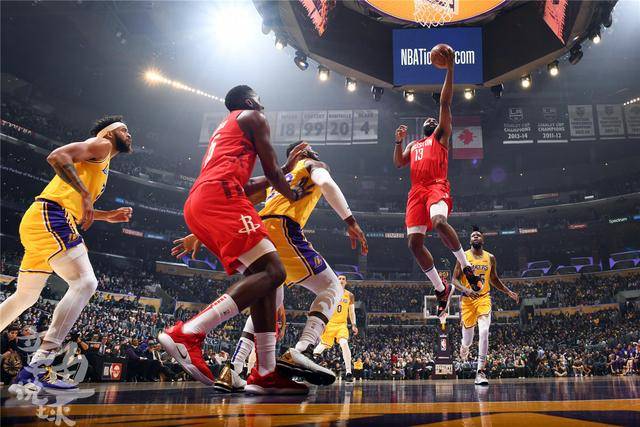 “这才是真正的足球”，特朗普提议给美式橄榄球改名（特朗普建议美式橄榄球改名：称“真正的足球”另有所指）