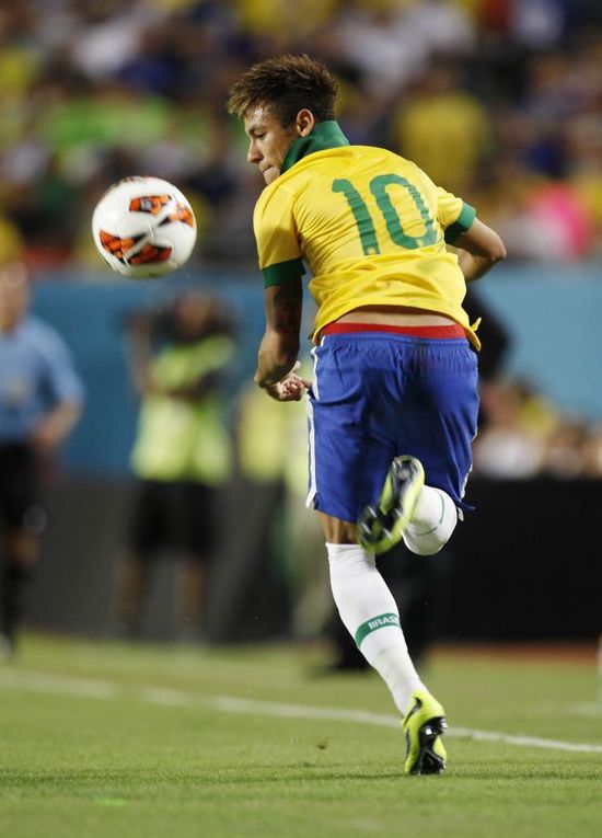 辽宁男篮王哲林连续得分超35（辽宁男篮王哲林连场轰下35+）